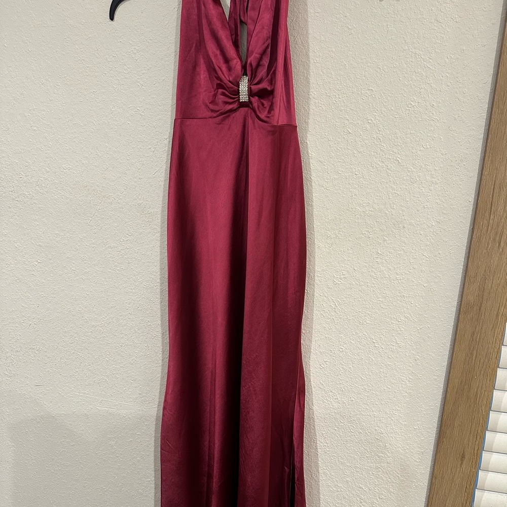 Chic Burgundy Maxi Dress